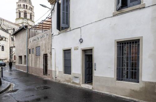 Quartier Administrations Apartment | Hawaï wifi Hypercentre arènes