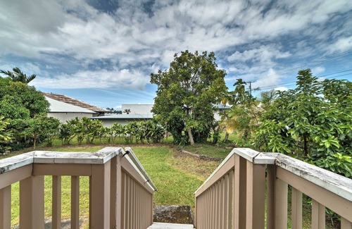Hilo Cottage | Hawaiian Hideaway w/Yard < 2 Miles to Hilo Bay!