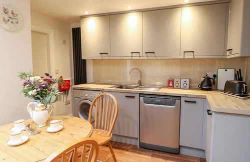 Cotherstone Cottage | HAWTHORNE COTTAGE, pet friendly, with a garden in Cotherstone