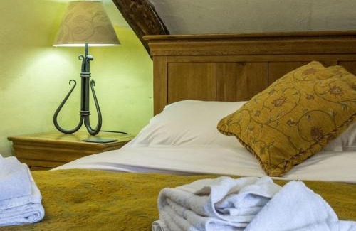 Beaworthy House | Hay Meadow Farm, Cosy Thatched Holiday Cottage