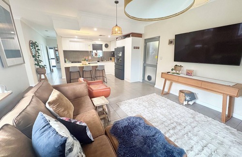 Bunbury House | Hayes Haven Bunbury Escape