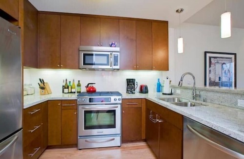 Civic Center Apartment | Hayes Valley 1 BR with Private Deck - San Francisco Life Real Estate