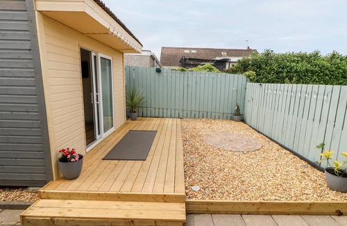Portrush Cottage | HAZEL COTTAGE, pet friendly, country holiday cottage in Portrush