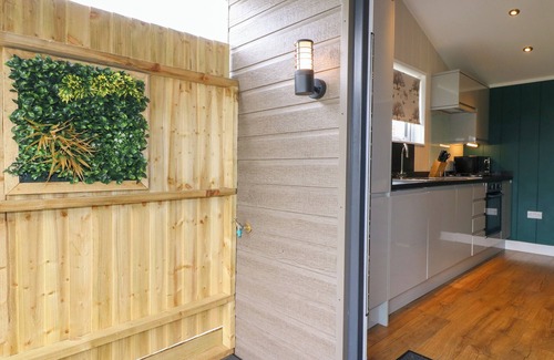 Swadlincote Cottage | Hazel