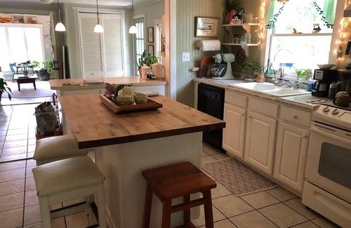 Southport House | Heart of DT Southport with private, fenced yard! Perfect for pets! Sleeps 4
