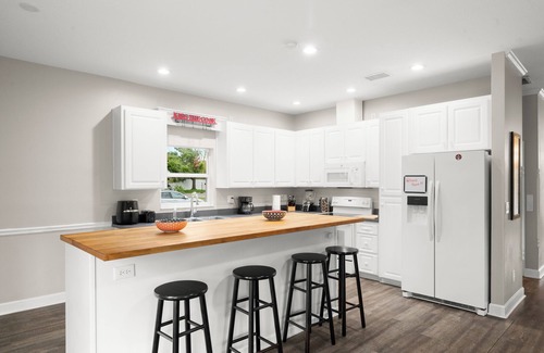 Hyde Park House | Heart of Hyde Park Tampa 4 Bedroom Home Near Hyde Park Village, SoHo and Beach!