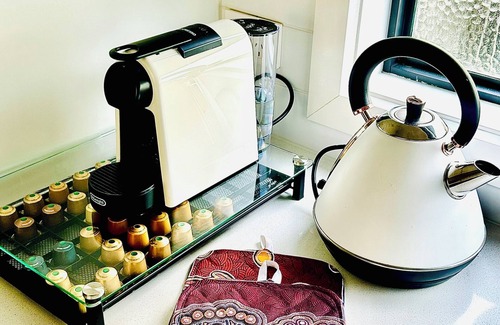 Mornington House | Heart of Morningtoni