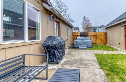 Sisters House | Heart of Sisters Suite