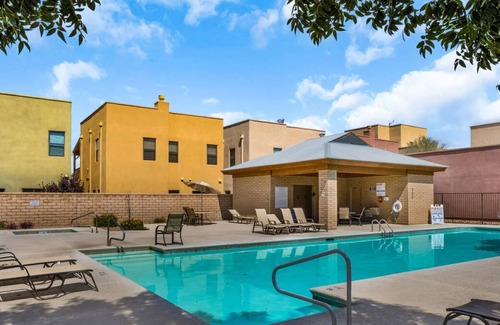 Tucson House | Heart of Tucson 3 BR by Casago