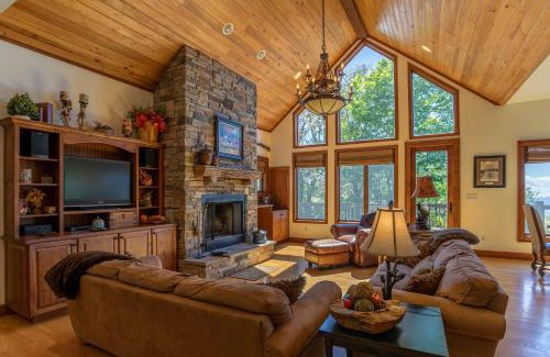 Sugar Mountain House | Heart Rock Lodge