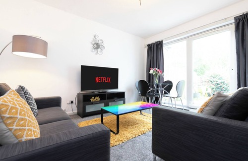 Stonnall House | Heartlands Hospital 4 Bedroom House