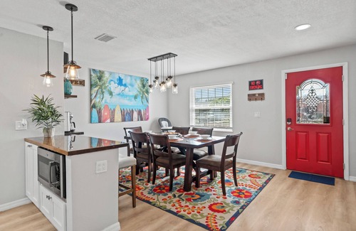 Holiday Cove House | Heated Pool, BBQ Grill, & Tiki Bar near USSSA and Cruise Port Canaveral