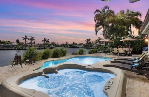 Cypress Lakes House | Heated Pool+Hot tub! Waterfront-Pool table+Kayaks!