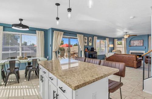 Mesa House | Heated Pool, Hot Tub, Games & more!