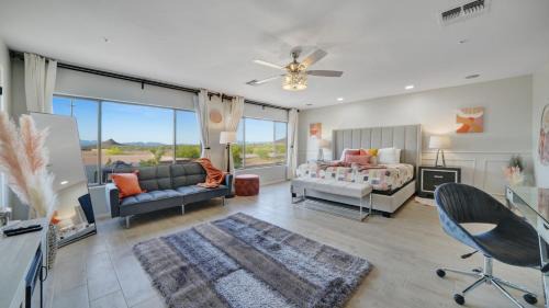 Pleasant Valley House | Heated Pool, Hot Tub, Pool Table, Putting Green, 5BR