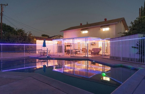 Simi Valley House | Heated Pool, Huge Fireplace & Nintendo, PingPong