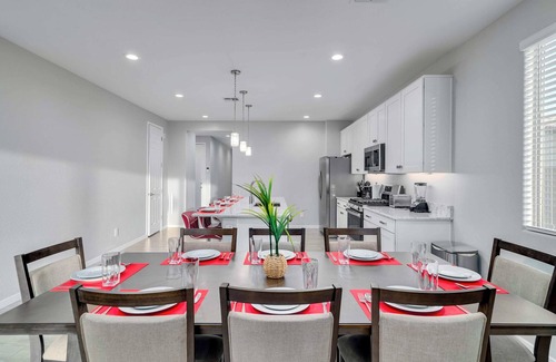 Maricopa County House | Heated Pool! King Bed, Pool Table, Ping Pong