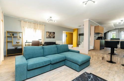 Kalamaria Villa | Heated Pool Villa in Thessaloniki - Urban Oasis