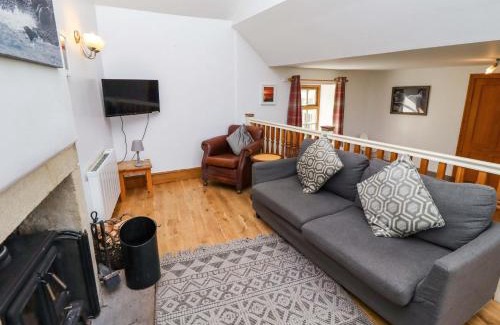 Bamburgh House | Heather Cottages - Grey Seal