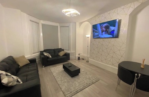 Heaton House | Heaton Park Road Professional Lets