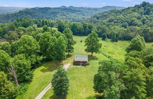 Beattyville House | Heavenly Hideaway - near Red River Gorge KY