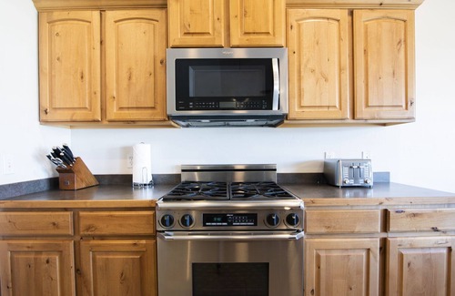 Heber House | Heber House, 20 min to Park City! Close to downtown Heber.