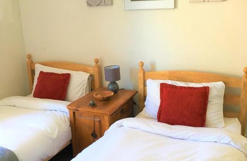 Llanboidy House | Heddfan (Place of Peace)