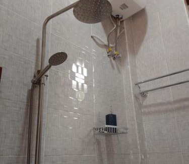 Moshi Bed & Breakfast | Hellens Riverside Villa Luxury Garden Room