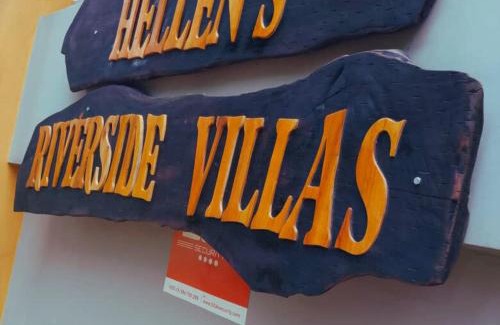 Moshi Bed & Breakfast | Hellens Riverside Villa Luxury Garden Room