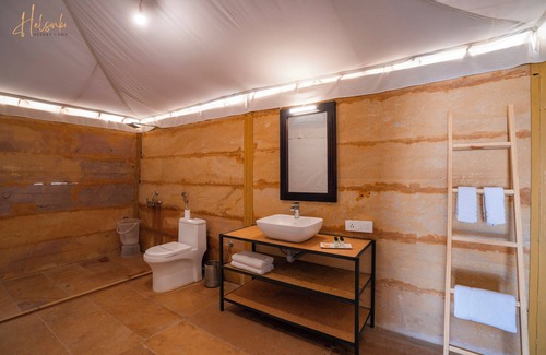 Kanoi Resort | Helsinki Desert Camp