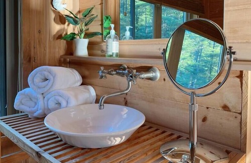 Seguin Cottage | Hemlock Hideaway Waterfront, Games Room, Hot Tub