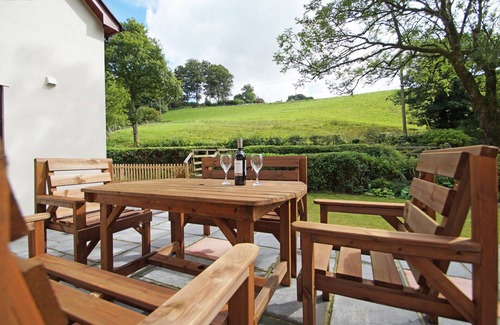 Aberhosan House | Hen Gapel - Three Bedroom House, Sleeps 4