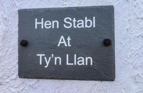 Cemaes Bay House | Hen Stabl at Tyn Llan