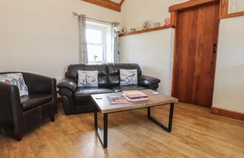 Cemaes Bay House | Hen Stabl at Tyn Llan