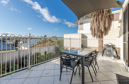 Henley Beach House | Henley Beach Hidden Gem Home Across from the Beach