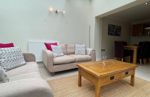 Peppard Common House | Henley, Spectacular, Spacious Four Bedroom House
