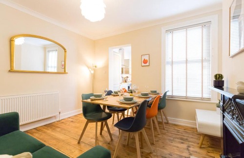 Norwich House | Henrietta House - Norfolk Holiday Properties