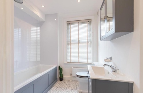 Norwich House | Henrietta House - Norfolk Holiday Properties