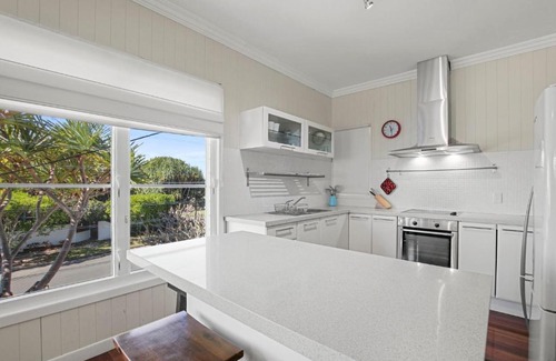 Dicky Beach House | Henzell Street 28 Dicky Beach