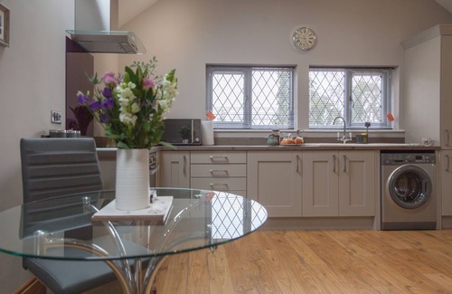 Hereford Apartment | HEREFORDSHIRE – Little Oak: Charming Rural Cottage, Sleeps 2, Cozy Getaway