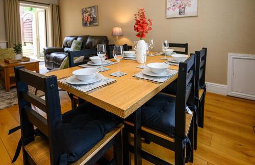 Trehafod House | Heritage Cottage In Stunning Rhondda Valley With Amazing Views By STAE-Homes
