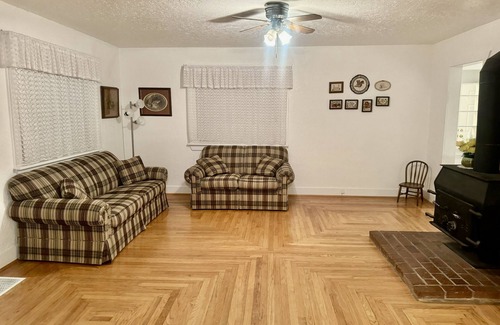 Loa House | Heritage Haven Near Capitol Reef & Fishlake