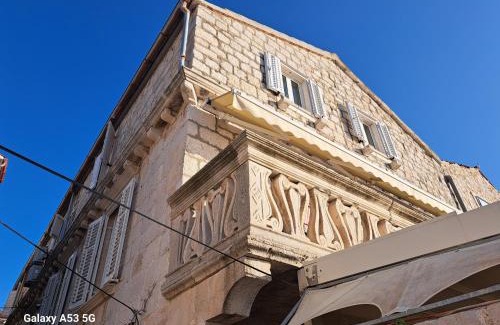 Vis House | Heritage Rooms Kut