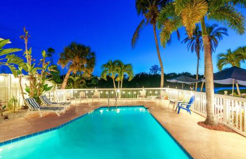Siesta Key House | Heron Lagoon, dock, pool, the Dolphin at Siesta Key Bungalows