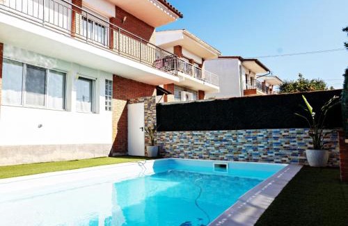 Pineda de Mar House | HESTIA Casa con piscina ideal familias Wifi free