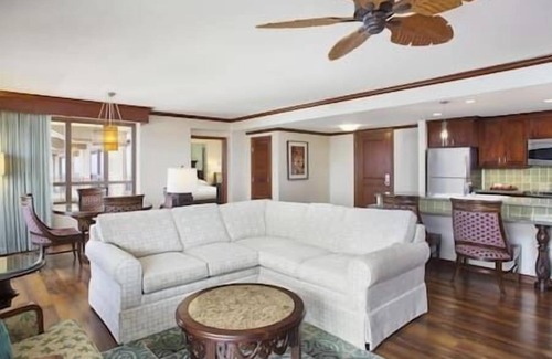 Waikiki Resort | HGVC The Grand Waikikian, Beachfront Resort & Spa