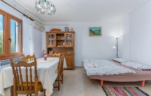 Sveti Lovrec House | HH Korsa with shared pool
