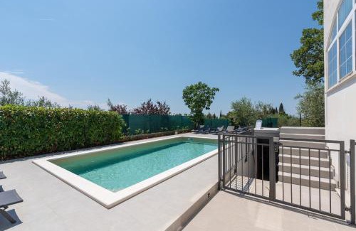Sveti Lovrec House | HH Korsa with shared pool