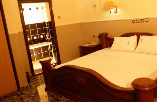 Oshodi-Isolo Hotel | Hi Point Hotel & Suites