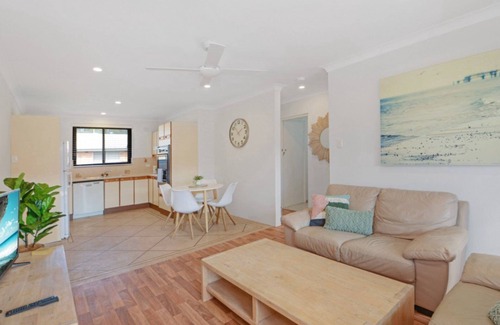Avoca Beach Apartment | Hi Surf 8 - Beachfront Apartment